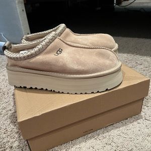 UGGS Women’s Tazz Platform slipper